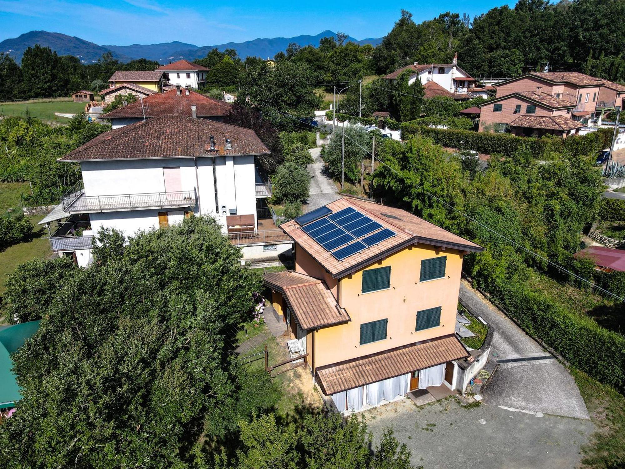 B&B Cadrecca Tra Terra Luna E Mare Licciana Nardi Exterior foto